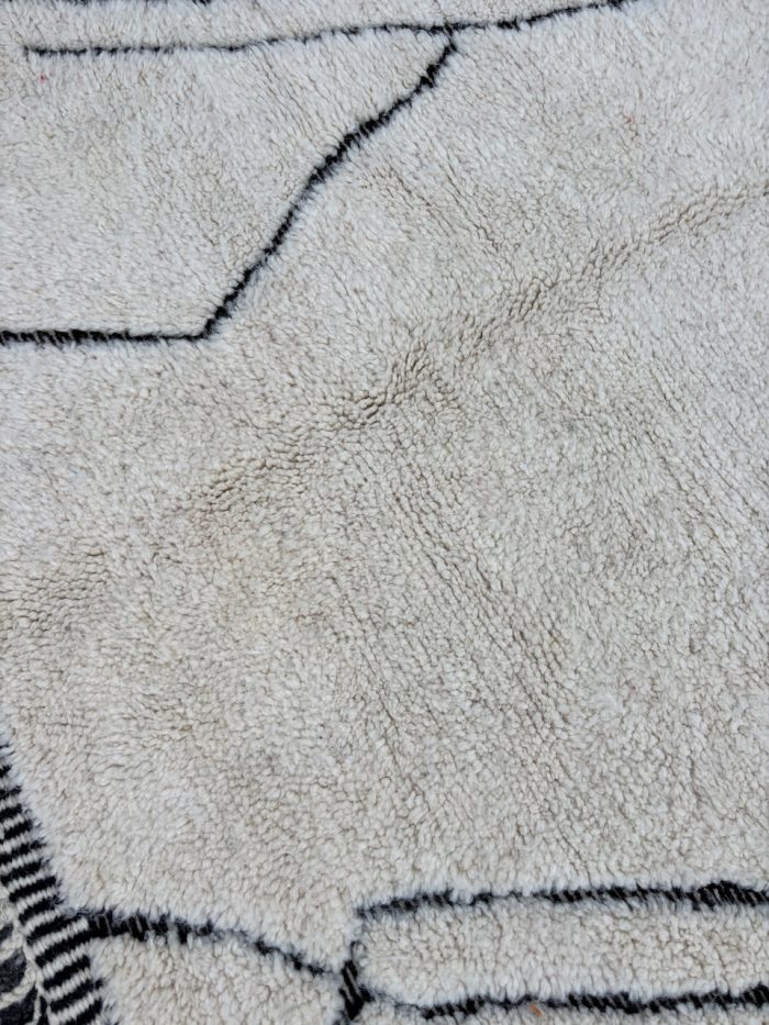 Tapis Beni Ouarain, tapis berbère marocain, tapis en laine naturelle, tapis noir et blanc, décoration scandinave,