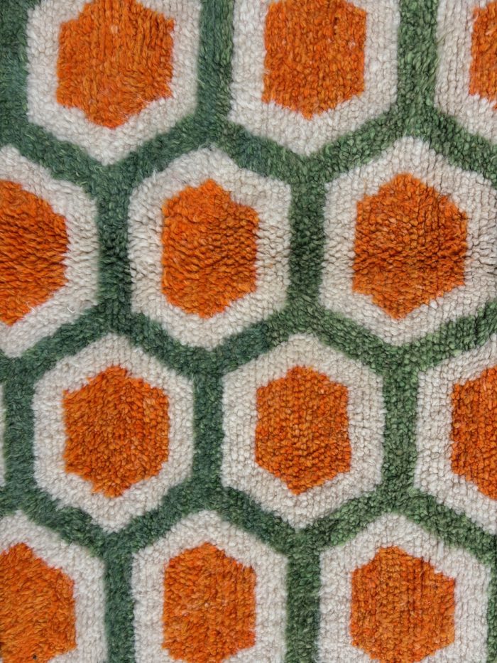 Tapis marocain moderne Beni Ouarain en laine orange, motifs géométriques berbères