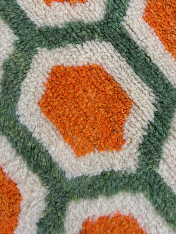 Tapis marocain moderne Beni Ouarain en laine orange, motifs géométriques berbères