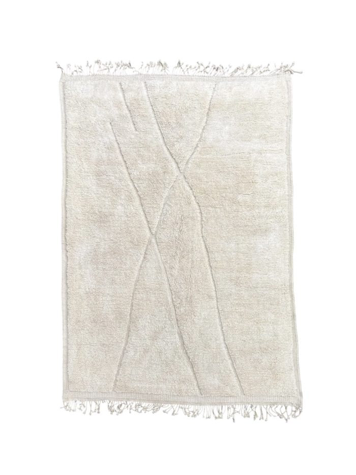 Tapis berbère en laine naturelle avec motifs rayés contemporains